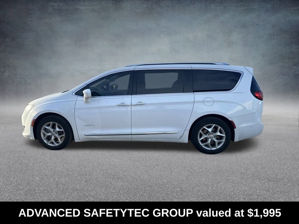 Used 2017 Chrysler Pacifica Touring-L Plus image 2