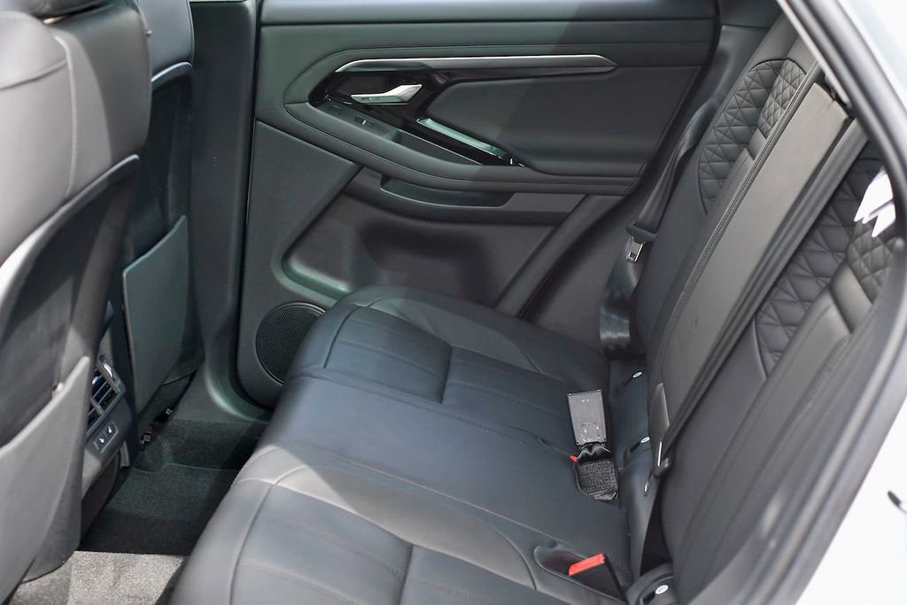 Used 2020 Land Rover Range Rover Evoque SE image 35