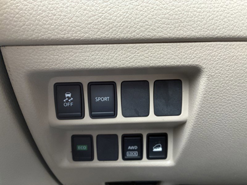 Used 2015 Nissan Rogue S image 12