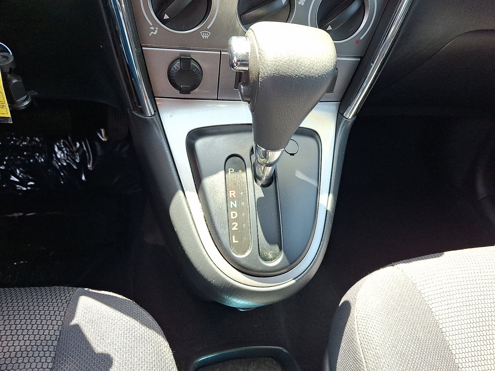 Used 2005 Pontiac Vibe AWD w/ Power Group Value Package image 17