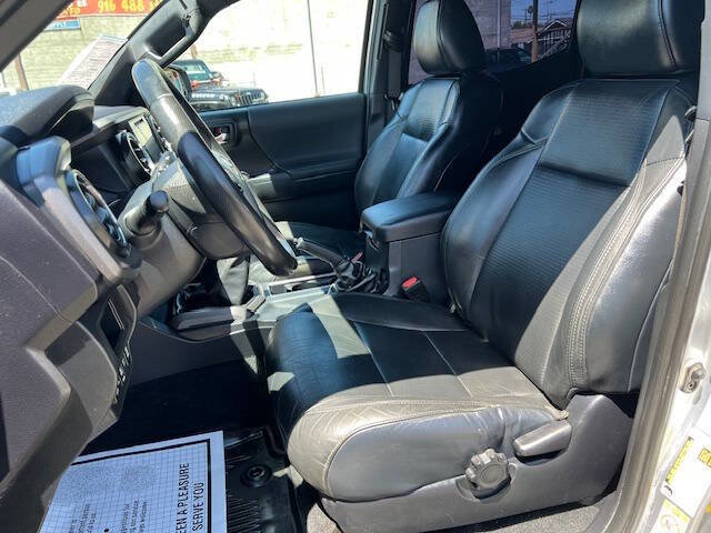 Used 2019 Toyota Tacoma TRD Sport image 14