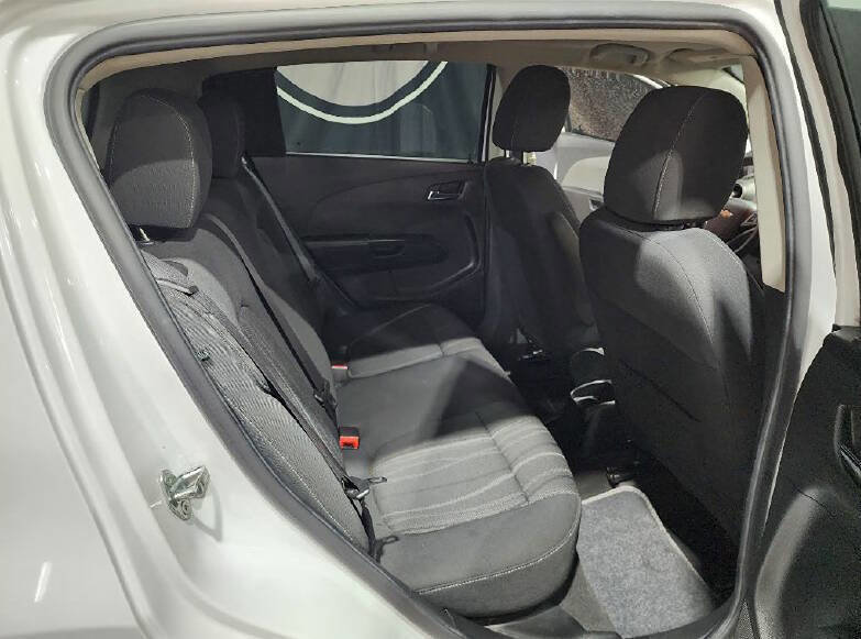 Used 2016 Chevrolet Sonic LT FWD image 10