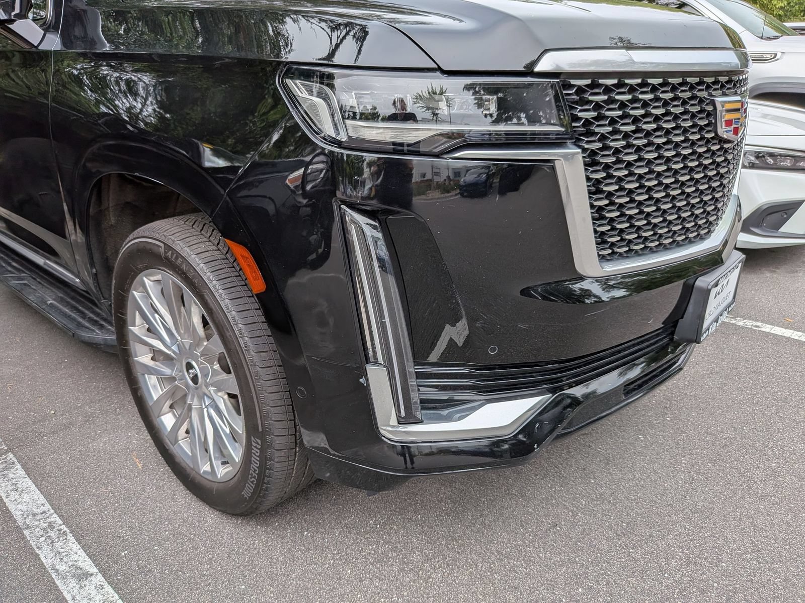 Used 2023 Cadillac Escalade Premium Luxury AWD/4WD image 10