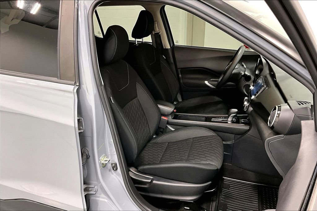 Used 2023 Nissan Kicks SV image 10