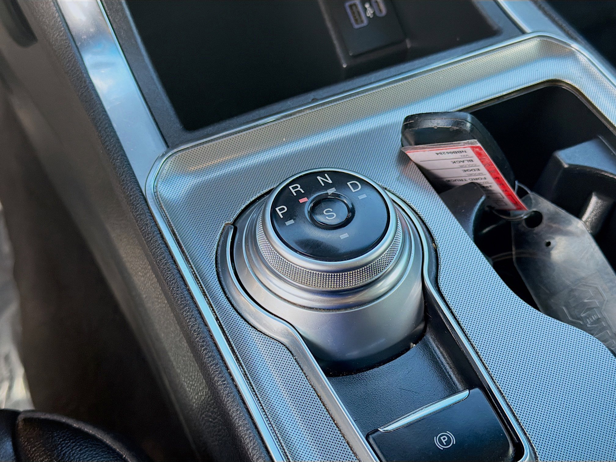 Used 2022 Ford Edge Titanium image 13