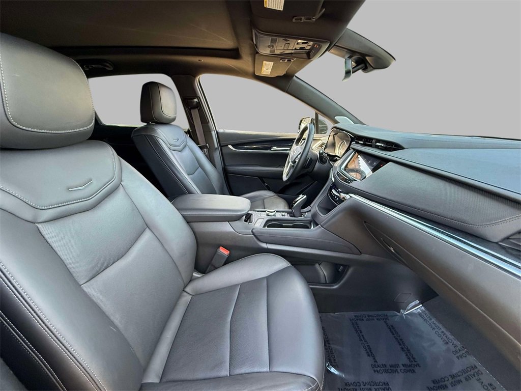 Used 2025 Cadillac XT5 Premium Luxury image 14
