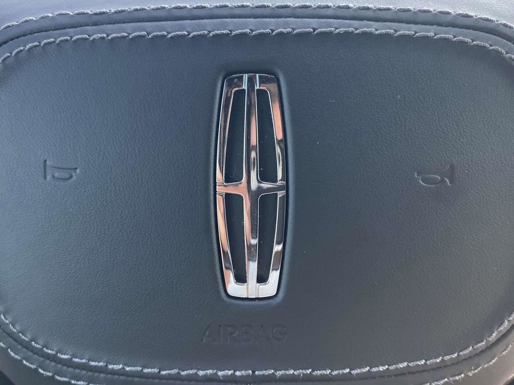 New 2025 Lincoln Navigator Reserve w/ Jet Appearance Package image 24