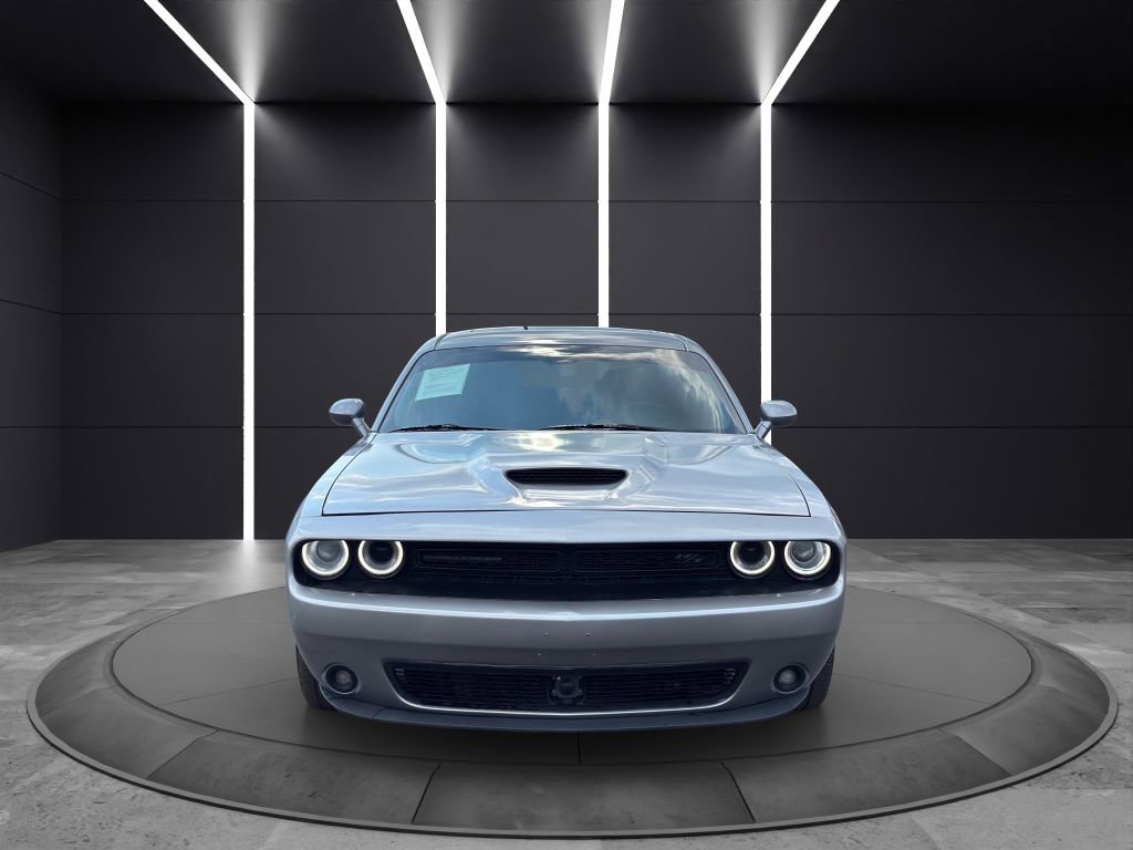 Used 2016 Dodge Challenger SRT w/ Technology Group image 2