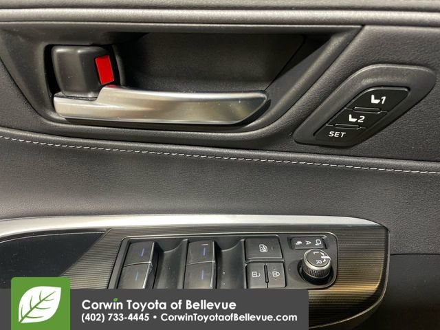 Certified 2021 Toyota Venza Limited image 26