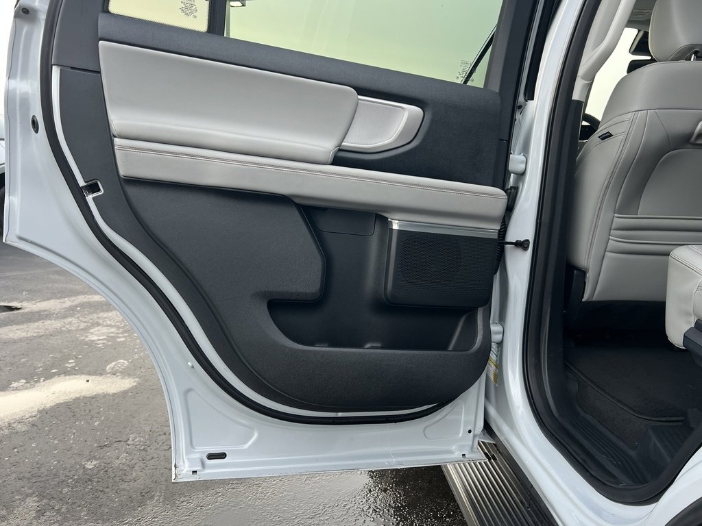 Certified 2025 Ford Expedition Active image 29