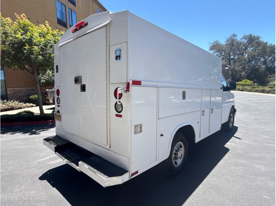Used 2016 Chevrolet Express 3500 w/ Chrome Appearance Package RWD image 7