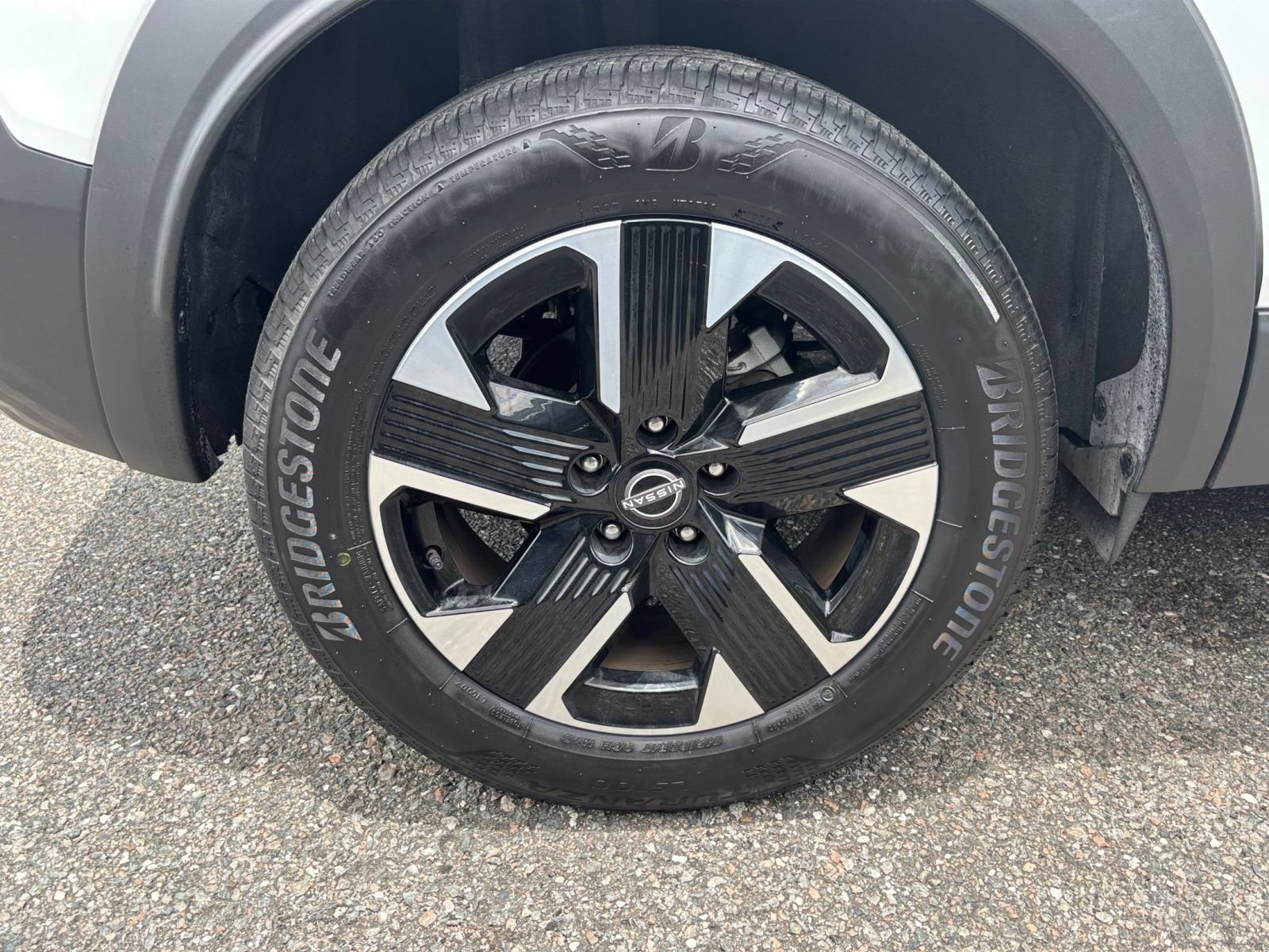 Used 2025 Nissan Kicks SV AWD/4WD image 28