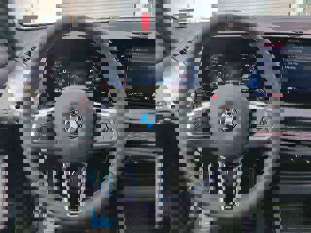 Used 2025 BMW M235i xDrive w/ Technology Package image 40