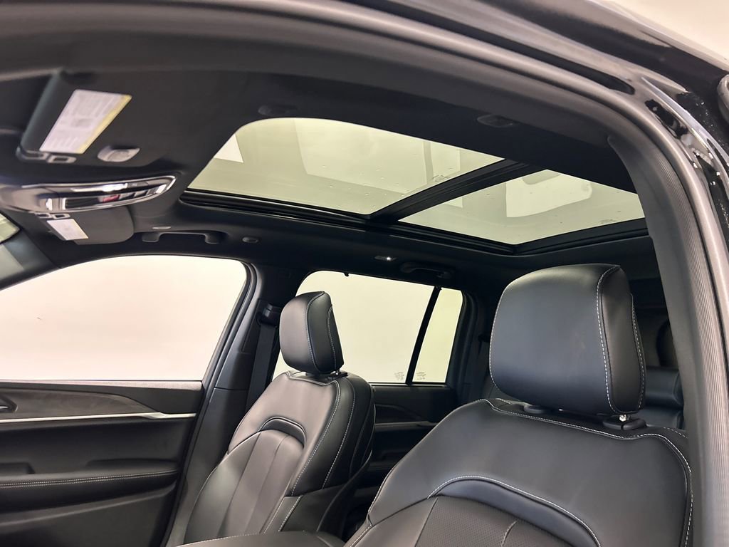 New 2025 Jeep Grand Cherokee Limited w/ Luxury Tech Group II image 27