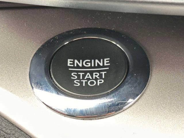 Used 2023 Ford Explorer XLT w/ Equipment Group 202A AWD/4WD image 24