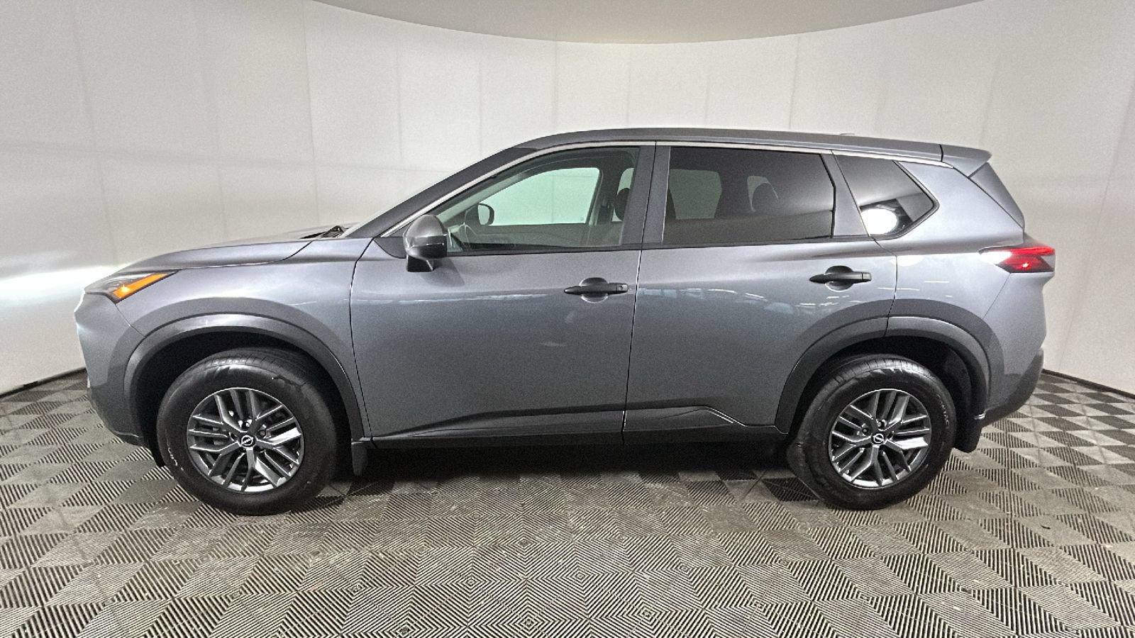 Used 2023 Nissan Rogue FWD image 6