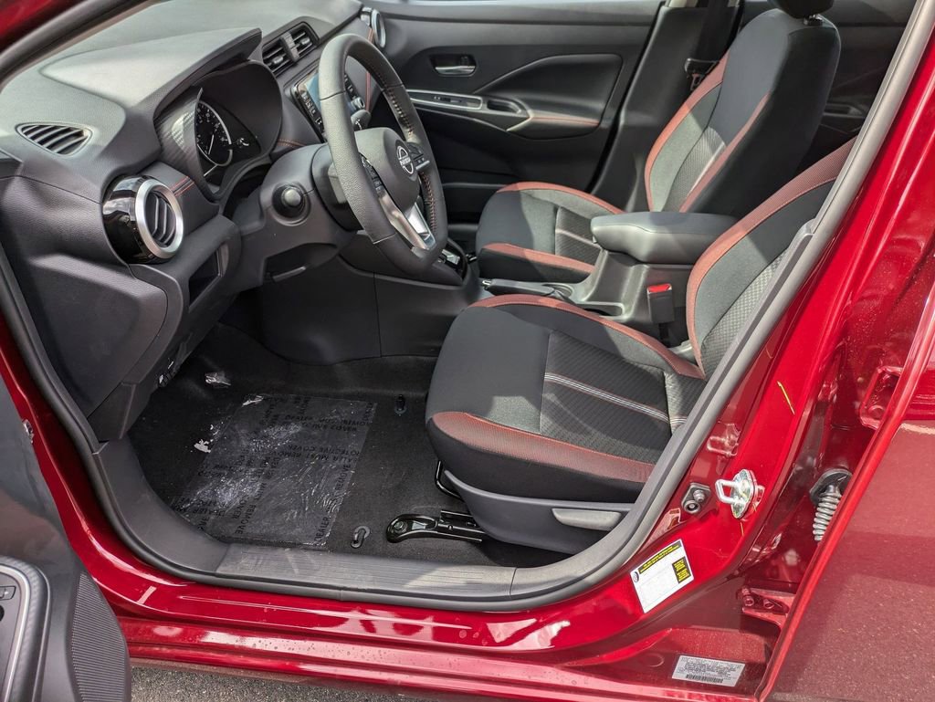 New 2025 Nissan Versa SR w/ Trunk Package image 17