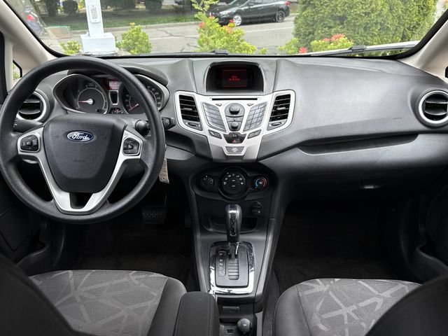 Used 2013 Ford Fiesta SE FWD image 8
