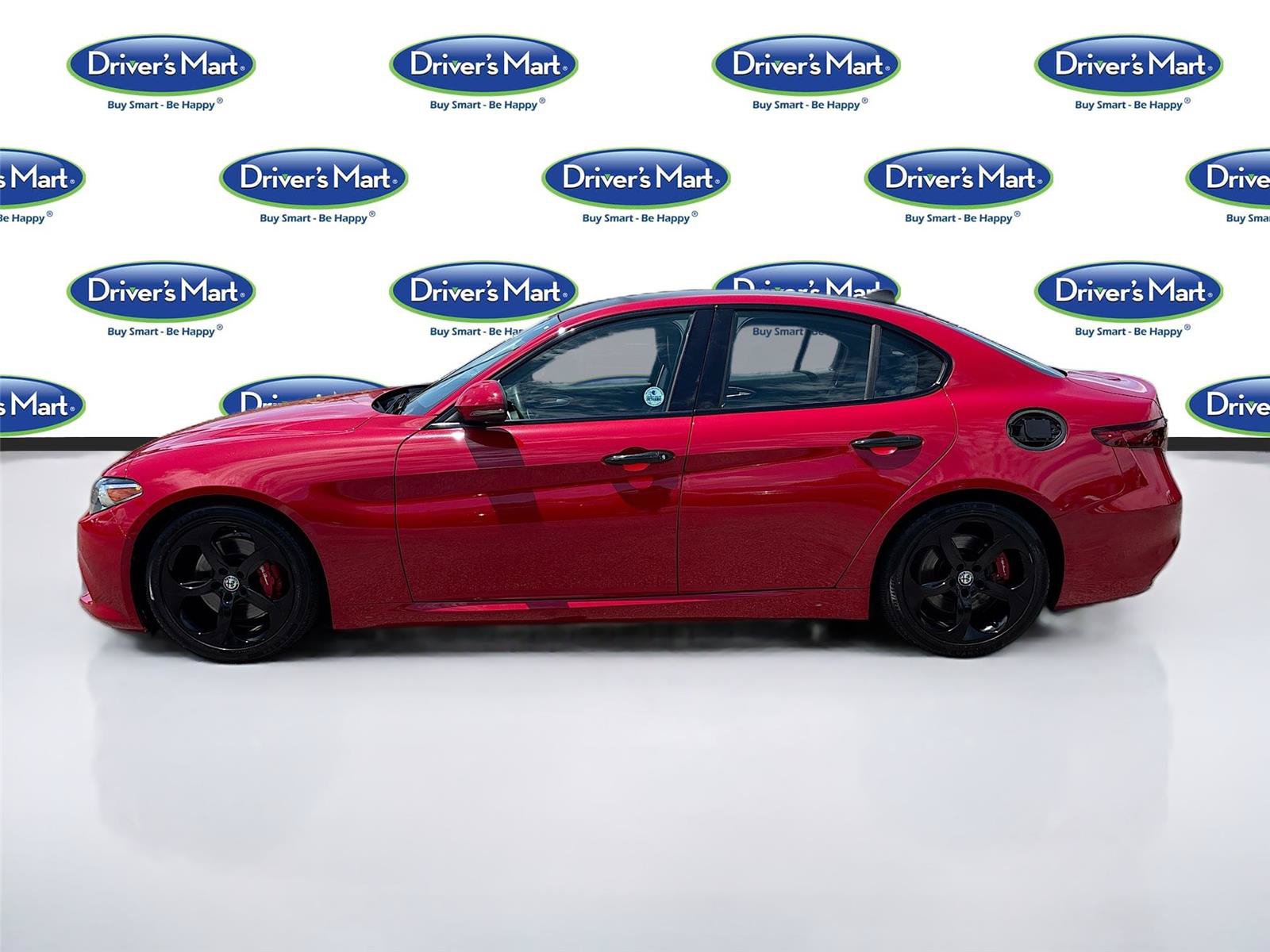 Used 2017 Alfa Romeo Giulia w/ Sport Appearance Package RWD image 4