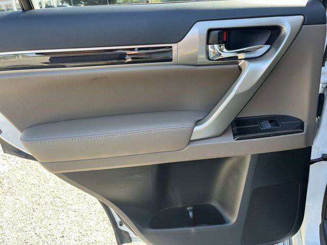 Certified 2020 Lexus GX 460 Premium w/ Premium Package AWD/4WD image 21