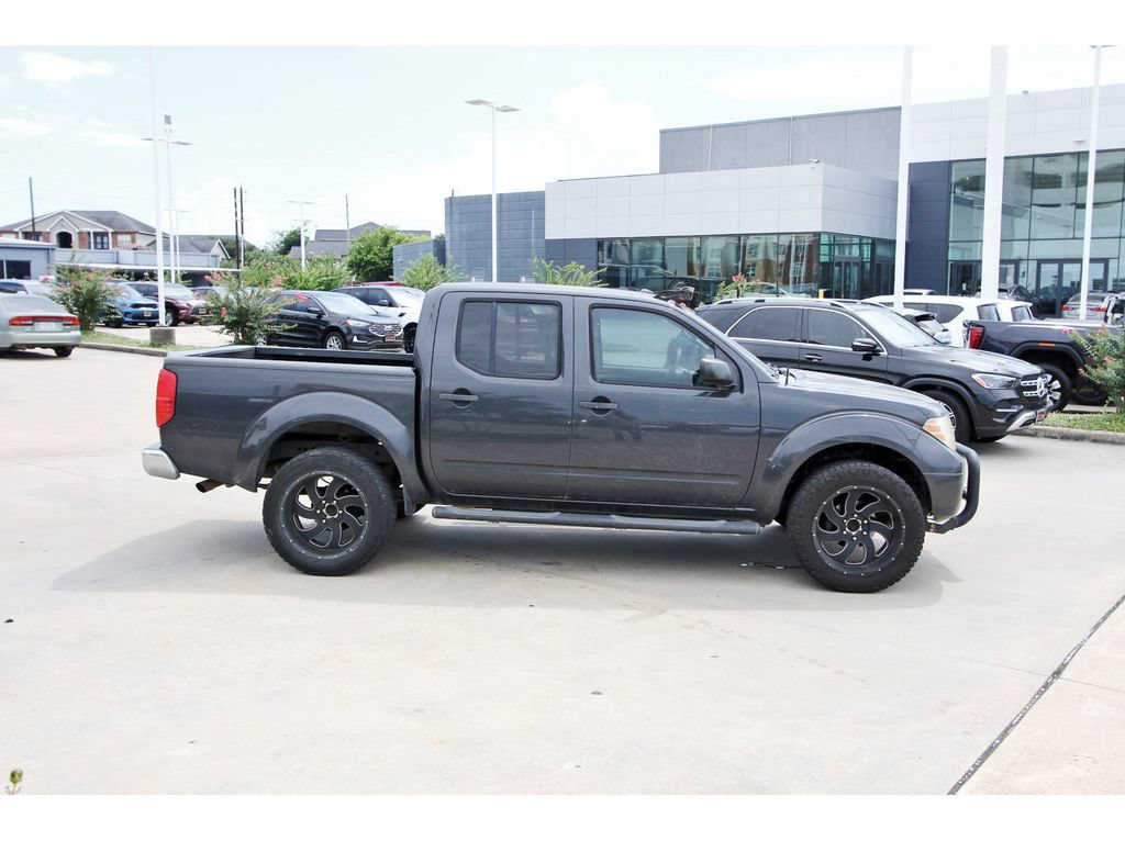 Used 2015 Nissan Frontier SV RWD image 6