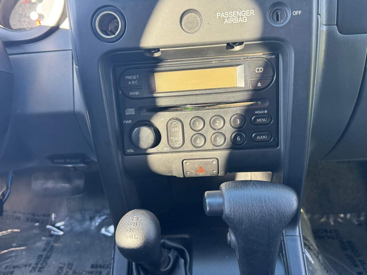 Used 2002 Nissan Frontier XE image 17