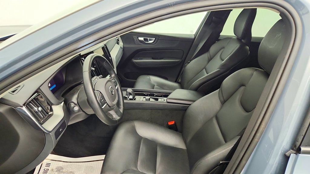 Used 2024 Volvo XC60 B5 Core image 19