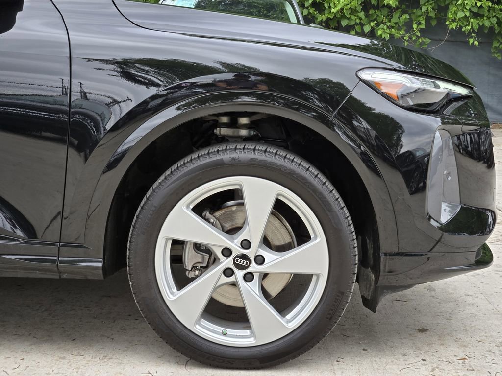 Certified 2025 Audi Q5 Premium Plus w/ Premium Plus AWD/4WD image 13
