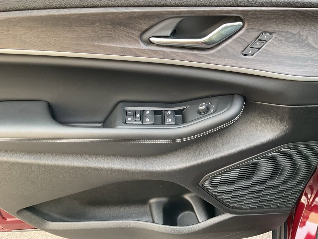 Used 2024 Jeep Grand Cherokee Limited image 11