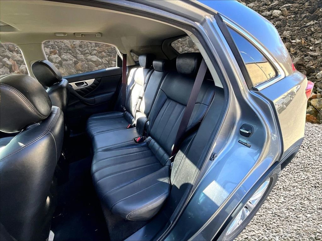 Used 2017 INFINITI QX70 AWD w/ Premium Package image 21
