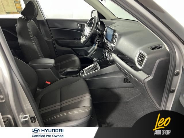 Used 2023 Hyundai Venue SEL FWD image 17