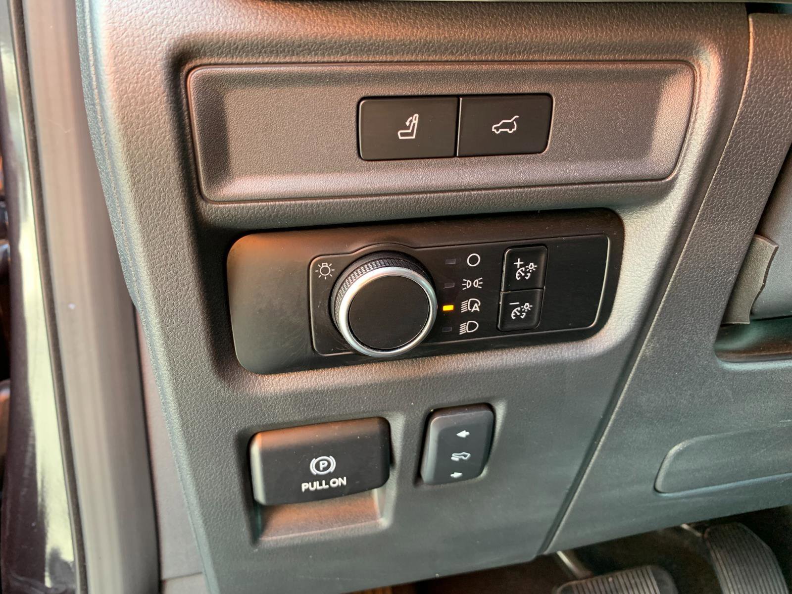 Used 2024 Ford Expedition Max XLT image 16