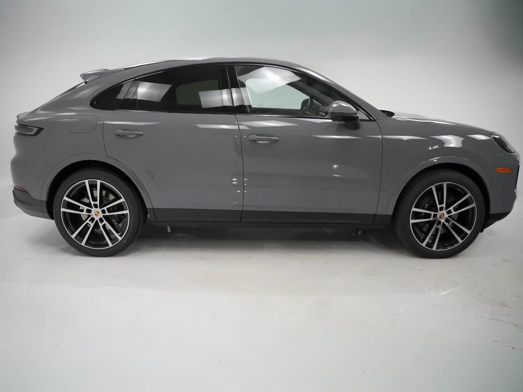 Used 2025 Porsche Cayenne Coupe AWD/4WD image 9