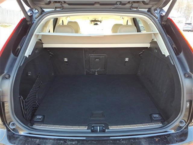 Used 2020 Volvo XC60 T5 Inscription image 8