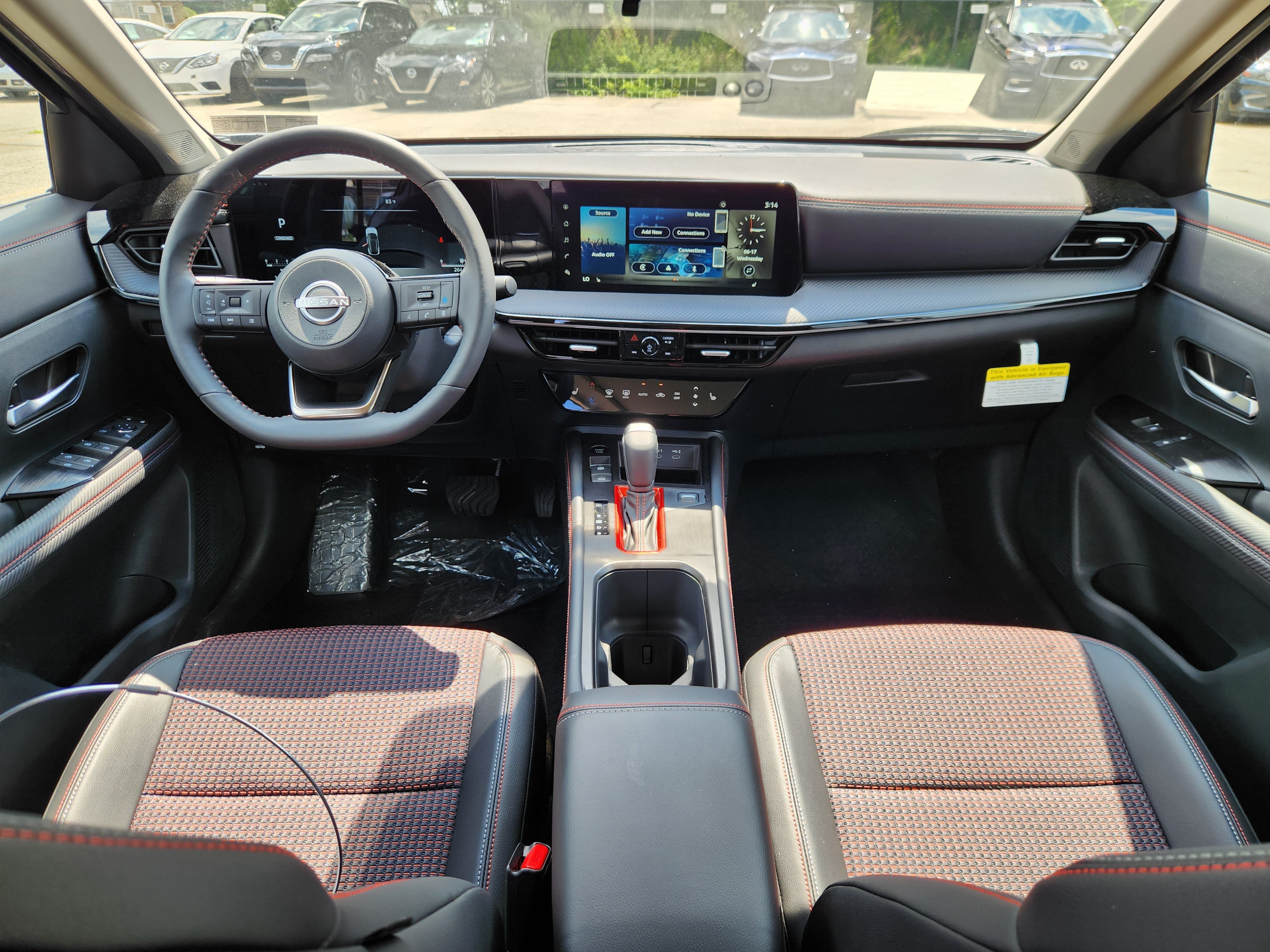 New 2025 Nissan Kicks SR w/ SR Premium Package AWD/4WD image 7