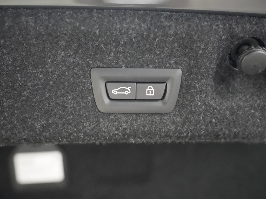 Used 2022 BMW M4 Competition w/ Executive Package RWD image 41