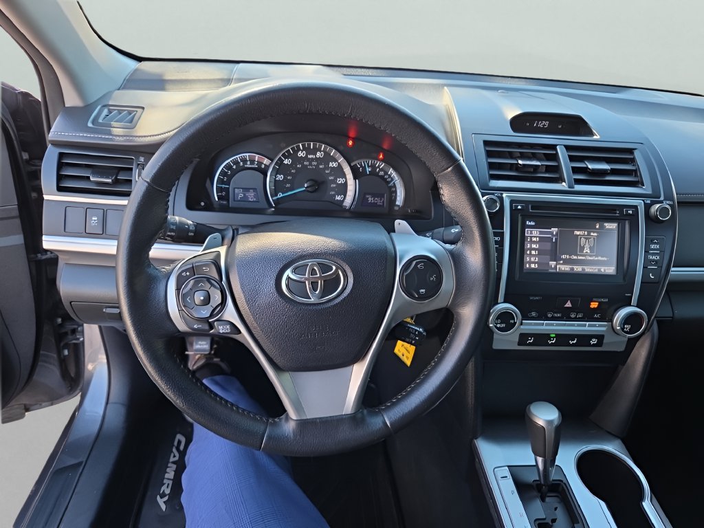 Used 2014 Toyota Camry SE FWD image 21