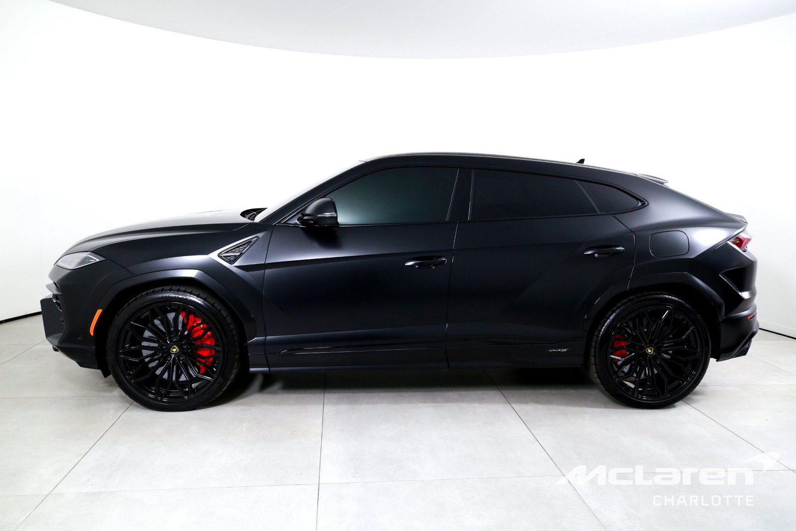 Used 2025 Lamborghini Urus SE AWD/4WD image 5