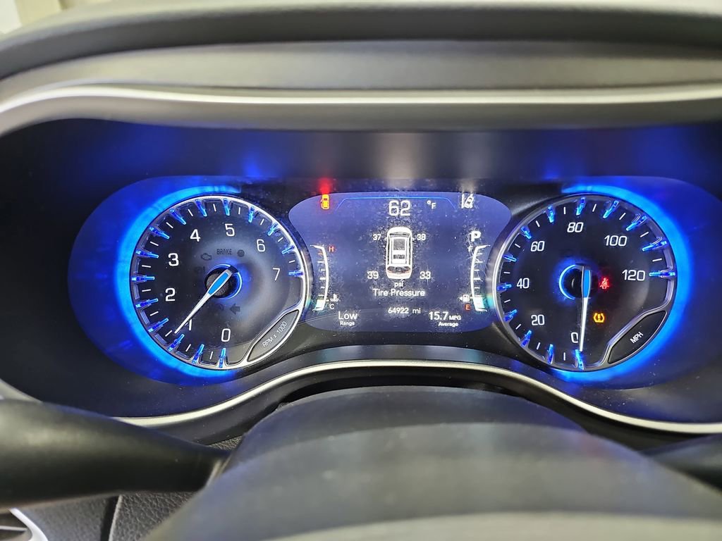Used 2023 Chrysler Pacifica Touring-L FWD image 19