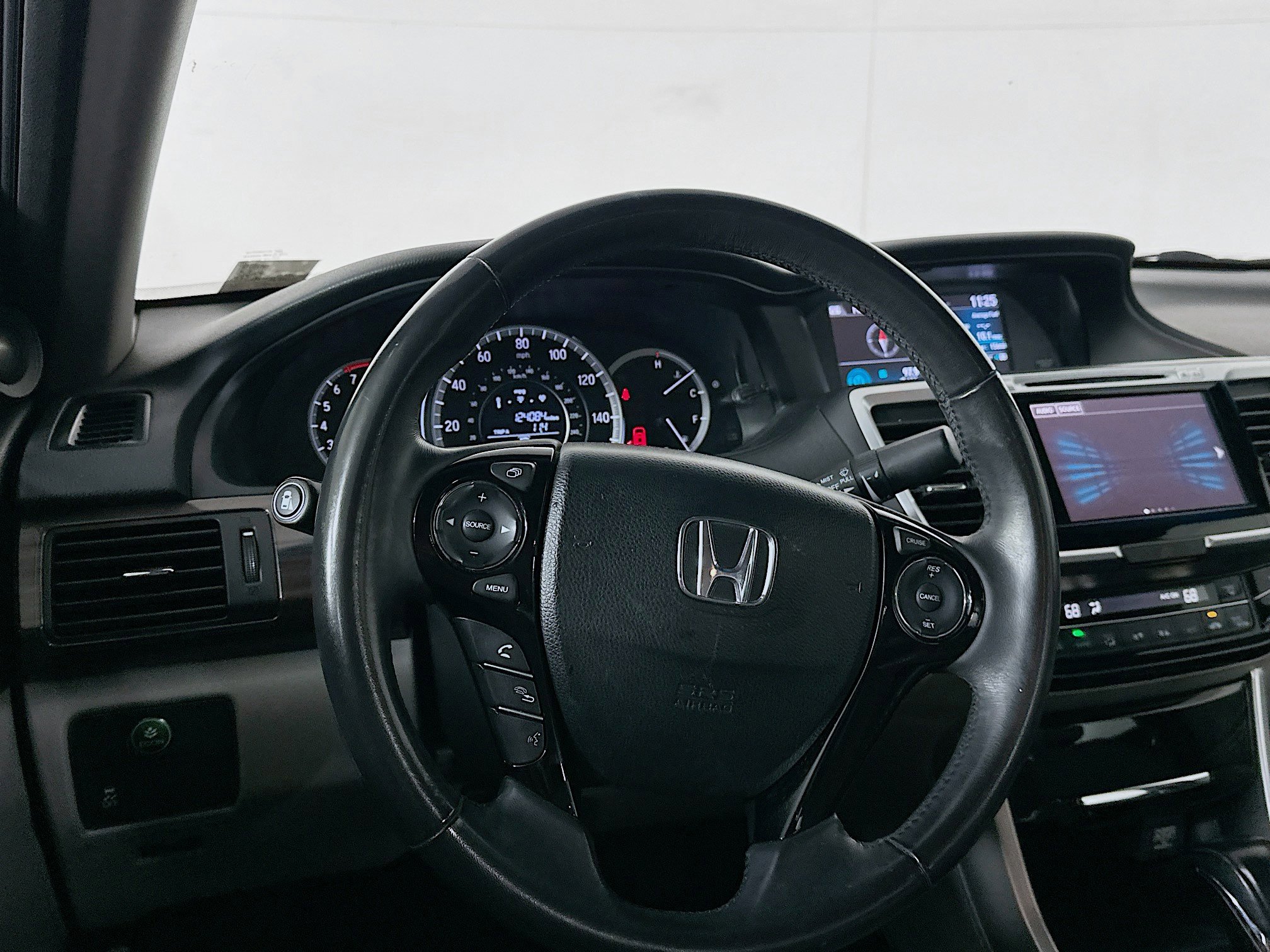 Used 2017 Honda Accord EX-L image 18