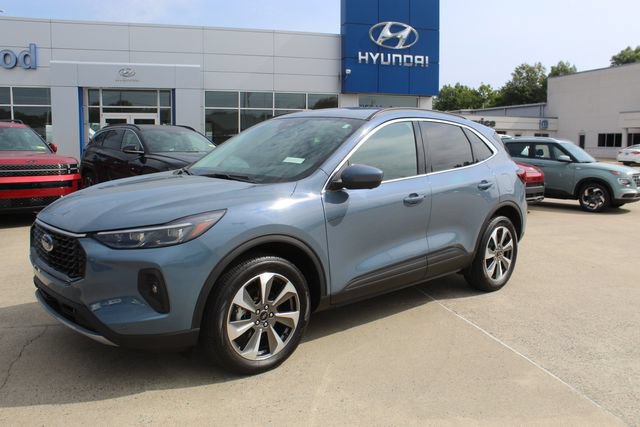Used 2024 Ford Escape Platinum AWD/4WD image 1