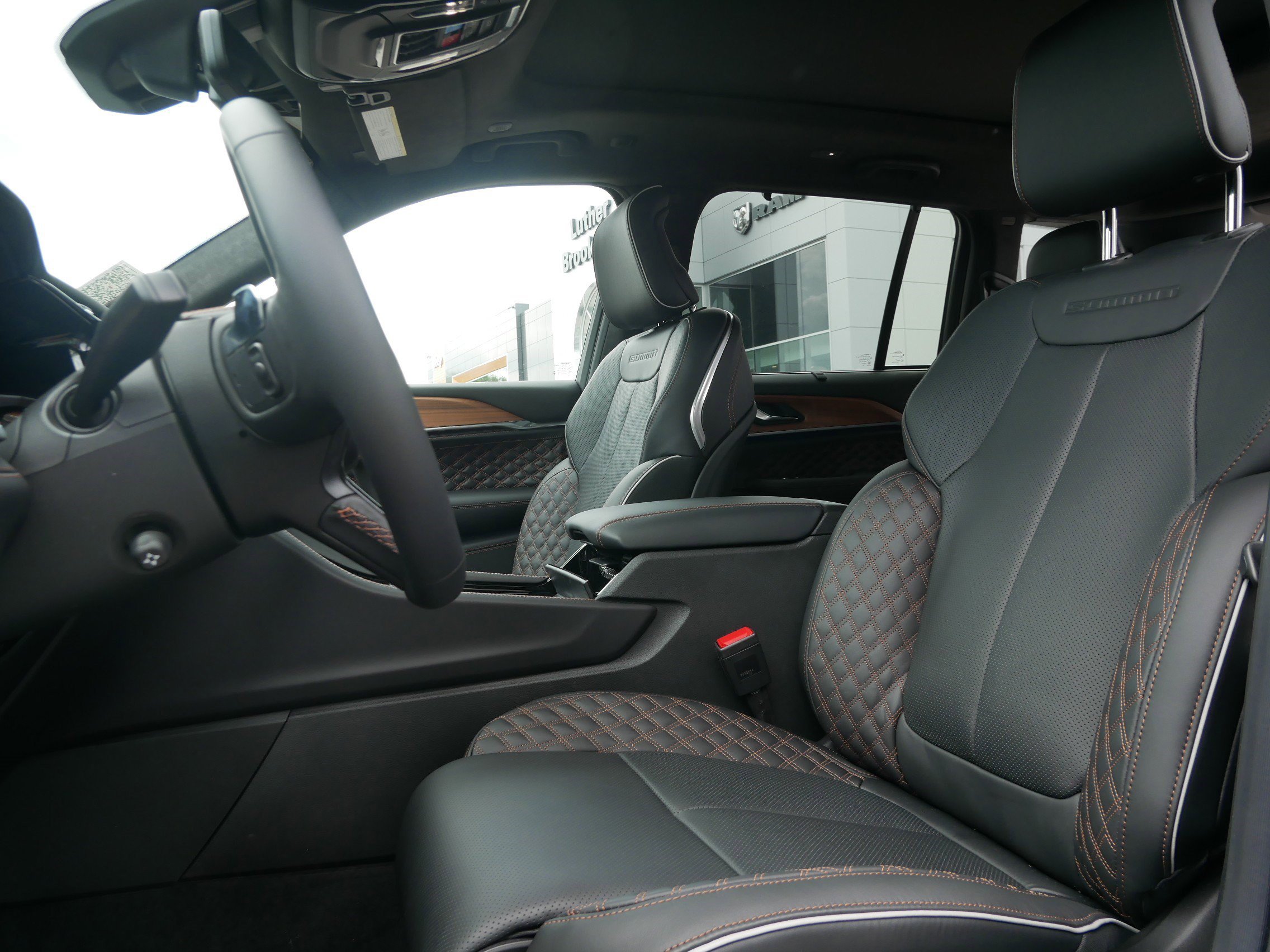 New 2026 Jeep Grand Cherokee Summit AWD/4WD image 9