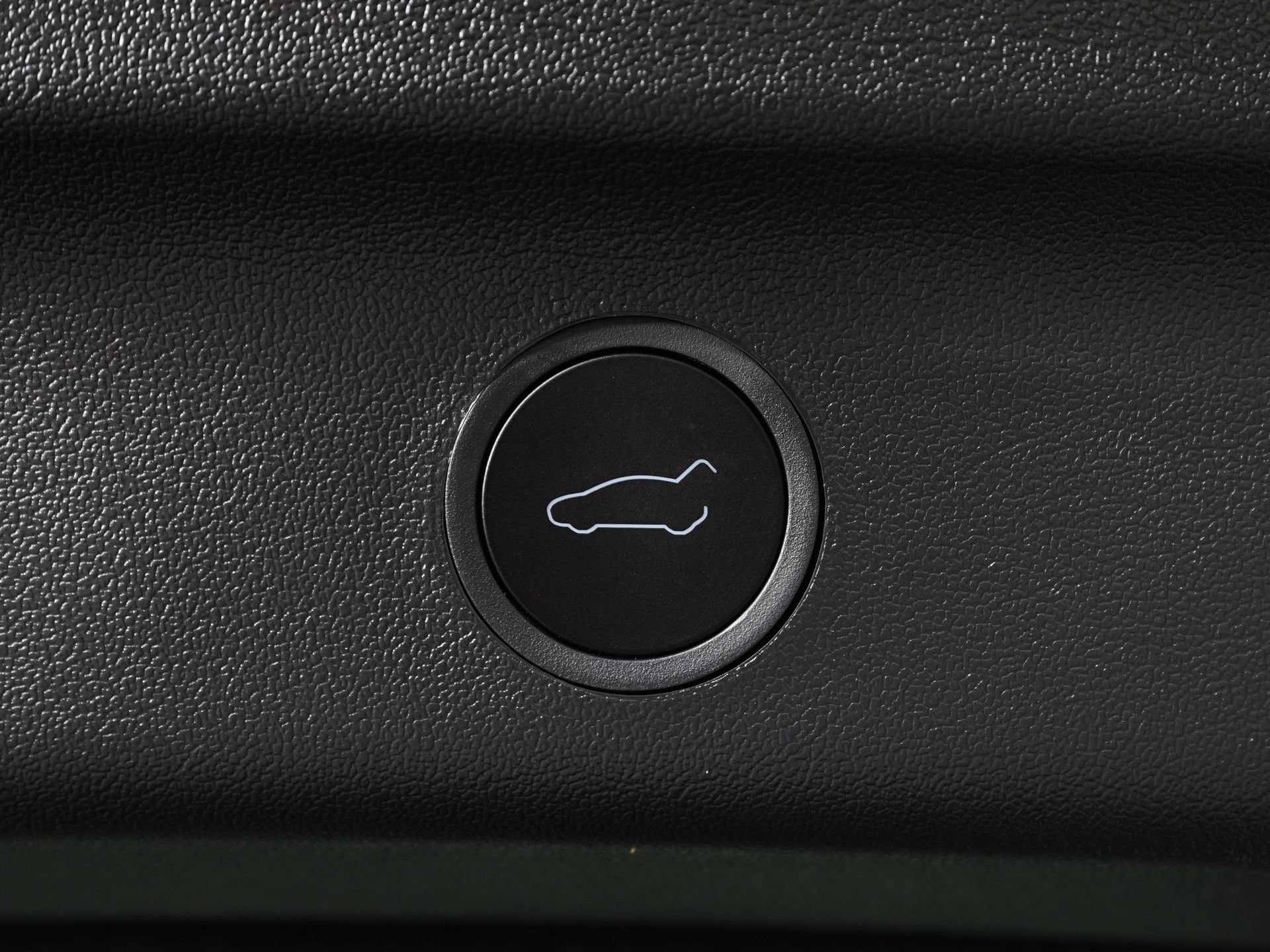 Used 2026 Tesla Model Y 2WD image 11