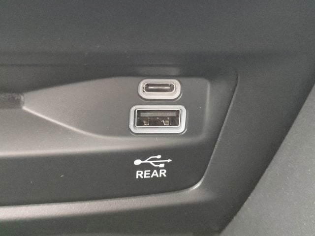 New 2026 Chrysler Pacifica Pinnacle w/ Trailer Tow Group FWD image 23
