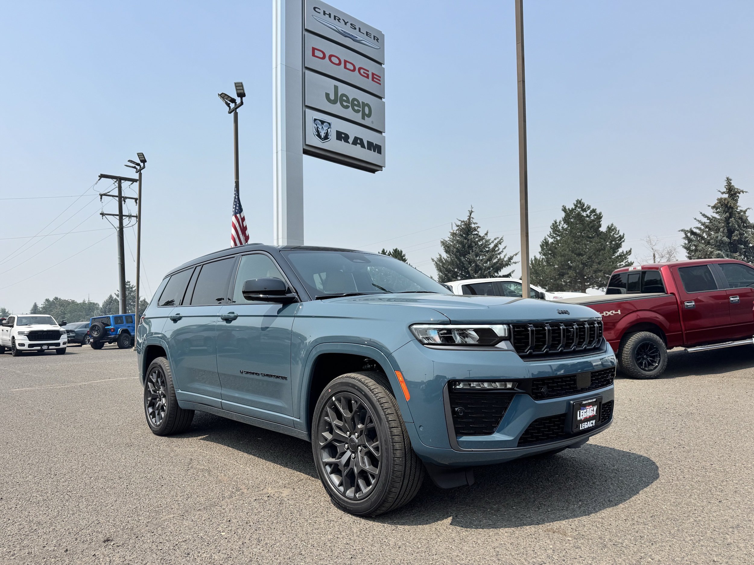 New 2026 Jeep Grand Cherokee L Summit w/ Obsidian Package