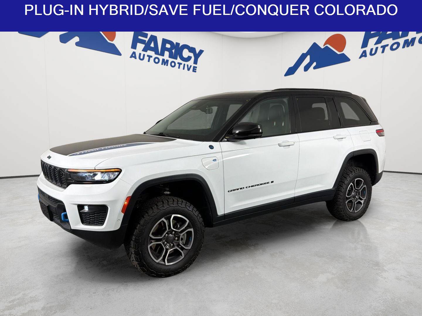 Used 2023 Jeep Grand Cherokee Trailhawk w/ Advanced Protech Group II AWD/4WD image 1