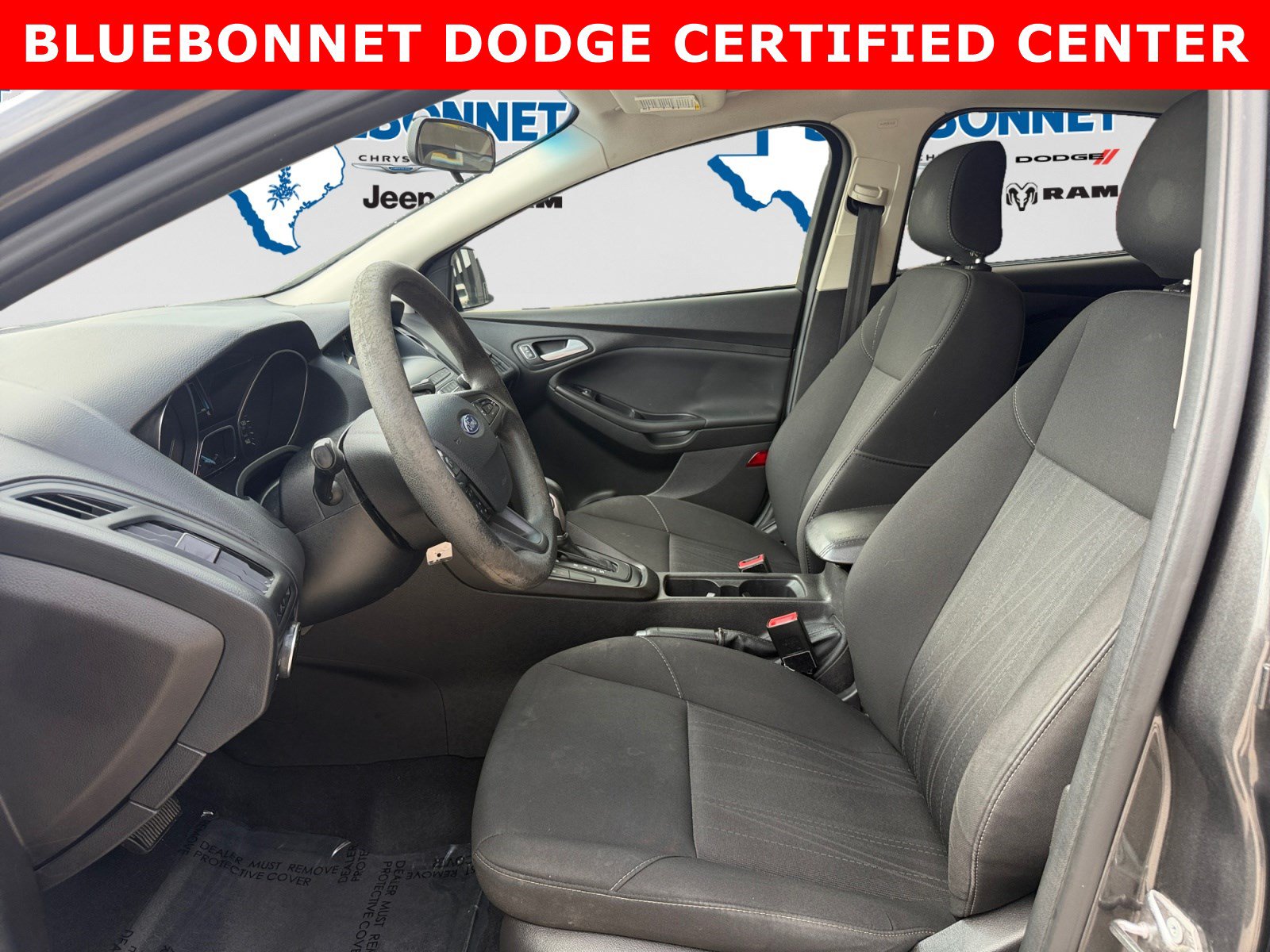 Used 2018 Ford Focus SE w/ SE Appearance Package FWD image 11