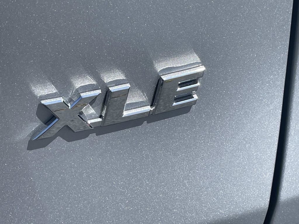 Used 2025 Toyota RAV4 XLE w/ Convenience Package FWD image 10