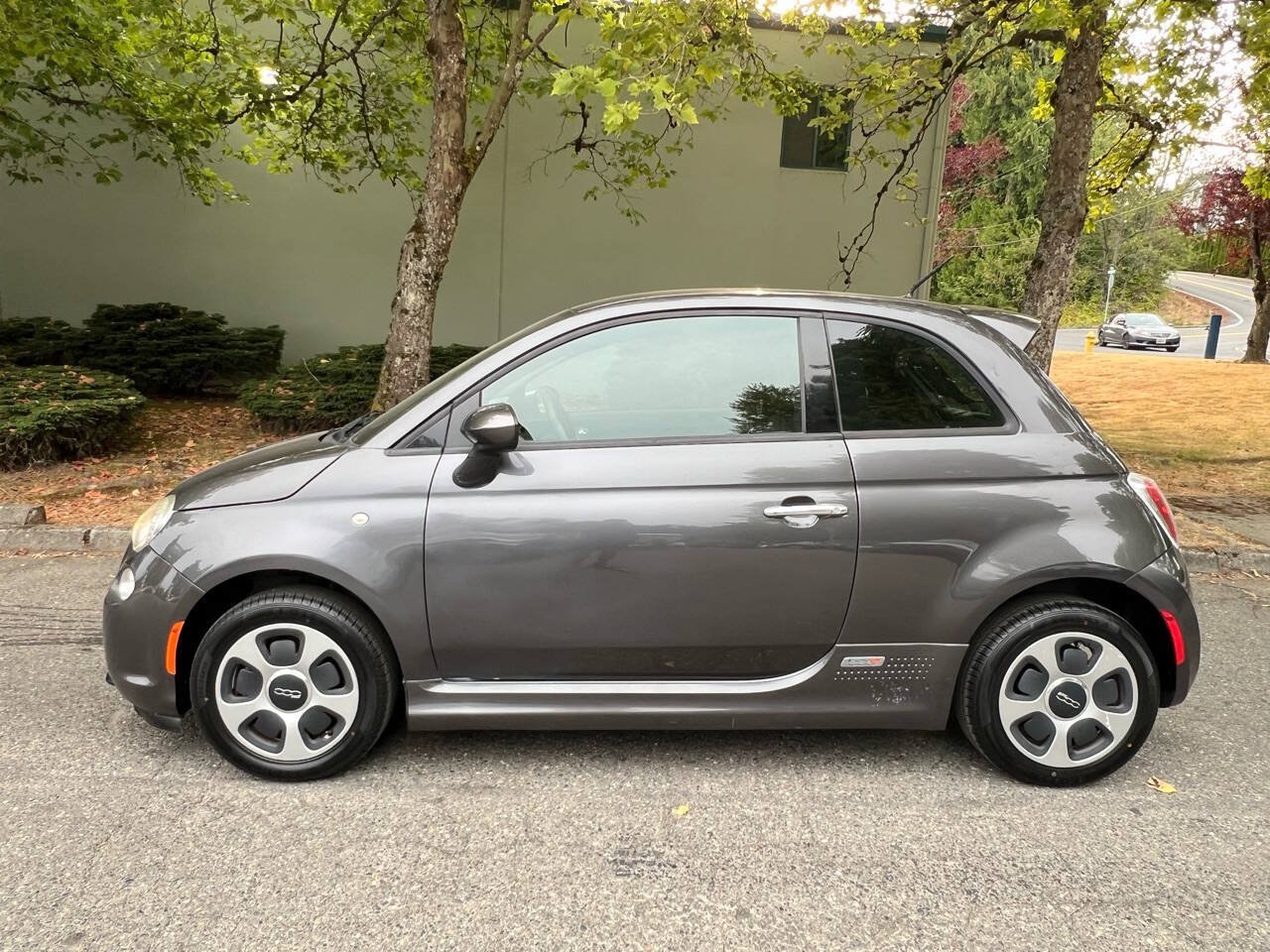 Used 2015 FIAT 500 e FWD image 2