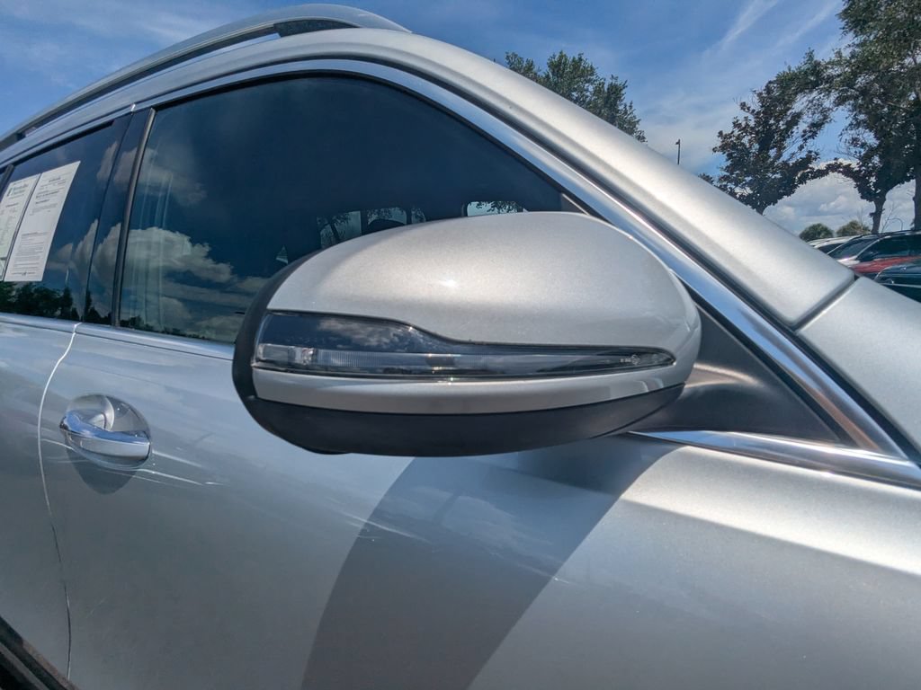 Certified 2023 Mercedes-Benz GLB 250 4MATIC w/ Premium Package image 23